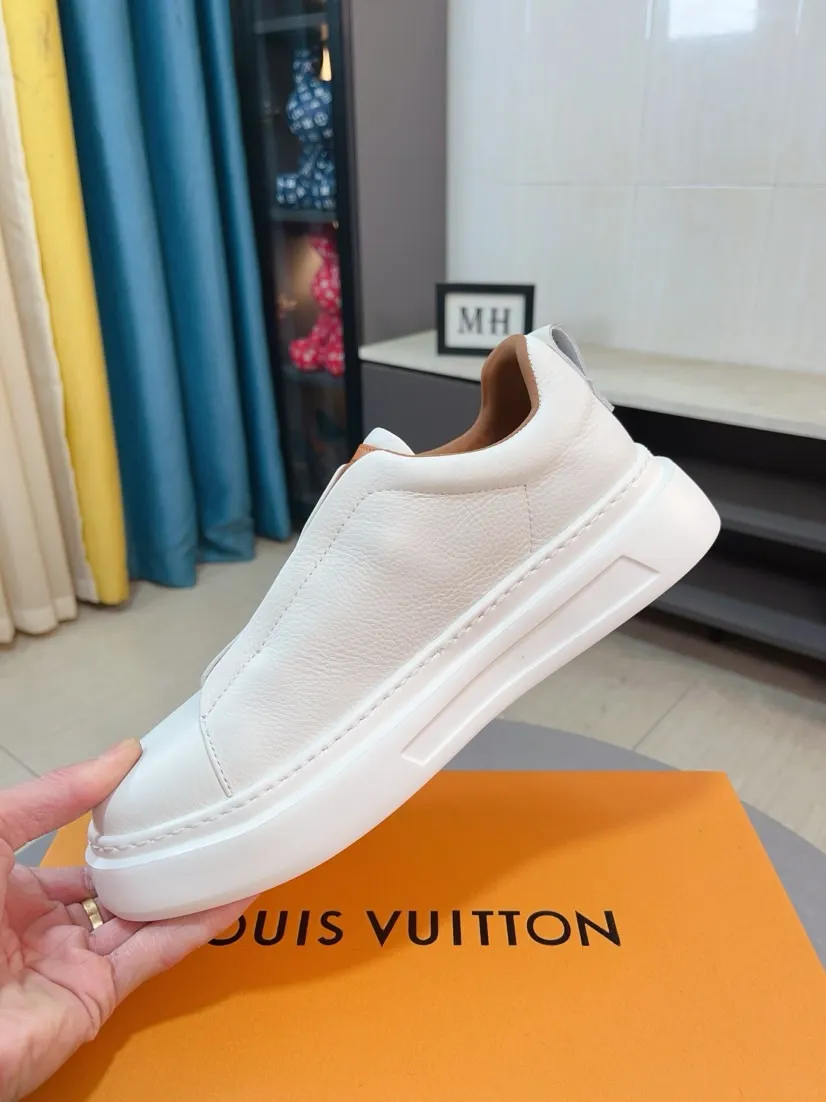 Men's men's shoes 💰480🌸🌸 LV styles are novel and fashionable, and the uppers are made of imported cowhide + LV special materials! Super trendy design! It’s eye-catching! The leather is soft, delicate, shiny and translucent, showing the ultimate hand-made craftsmanship. The leather lining and upper foot are soft, comfortable and breathable! Size: 38-44